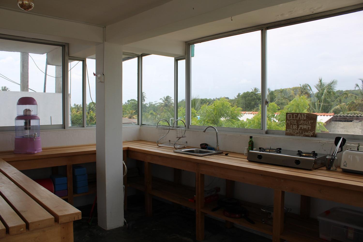 Sun & Moon Hostel ミリッサ エクステリア 写真